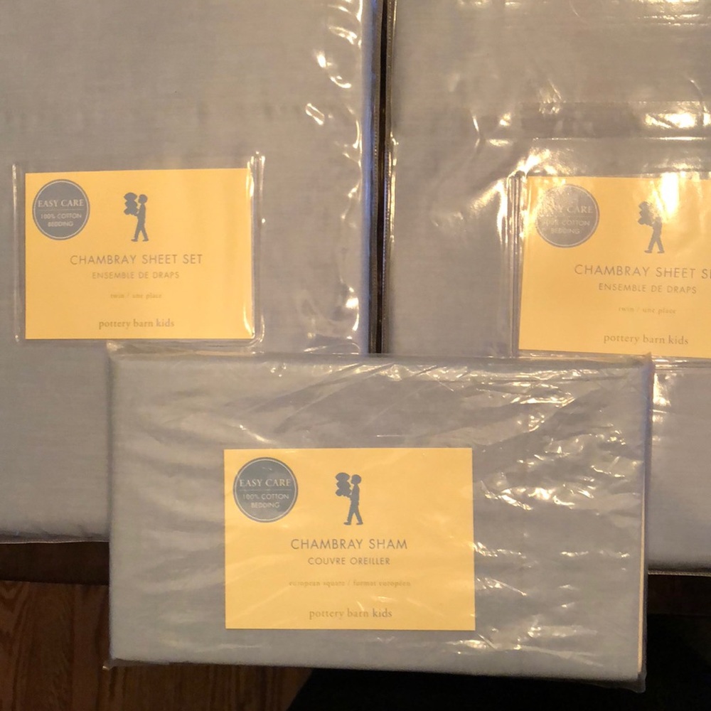 SOLD‼️Chambray twin sheets with sham
